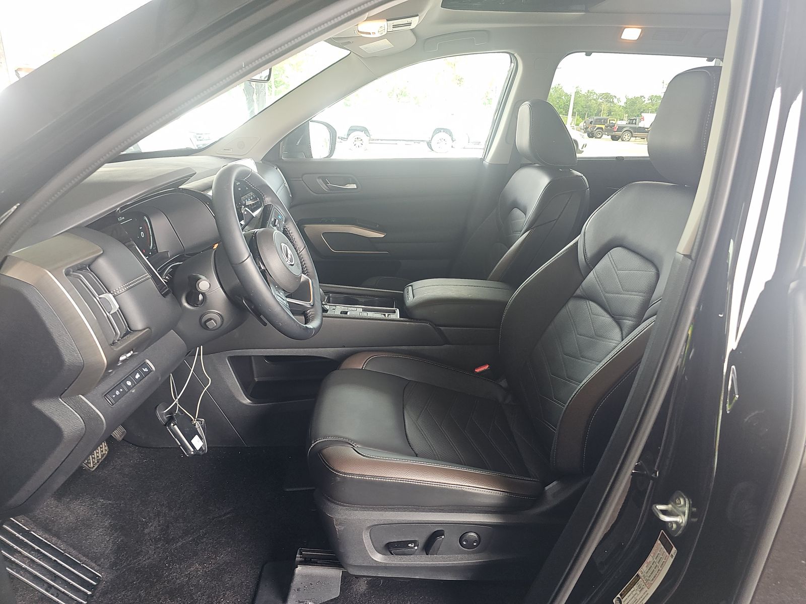 2024 Nissan Pathfinder Platinum FWD