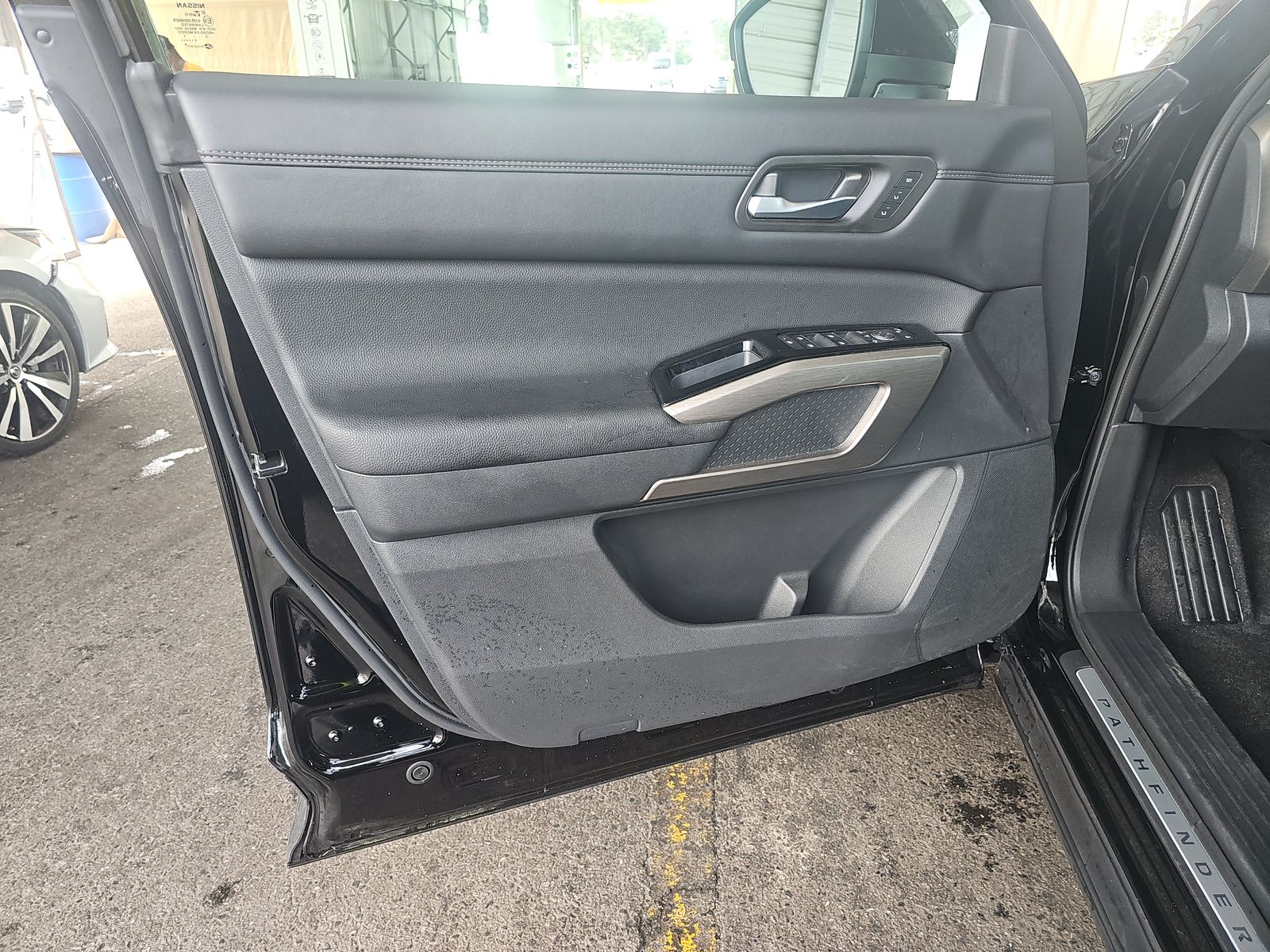 2024 Nissan Pathfinder Platinum FWD