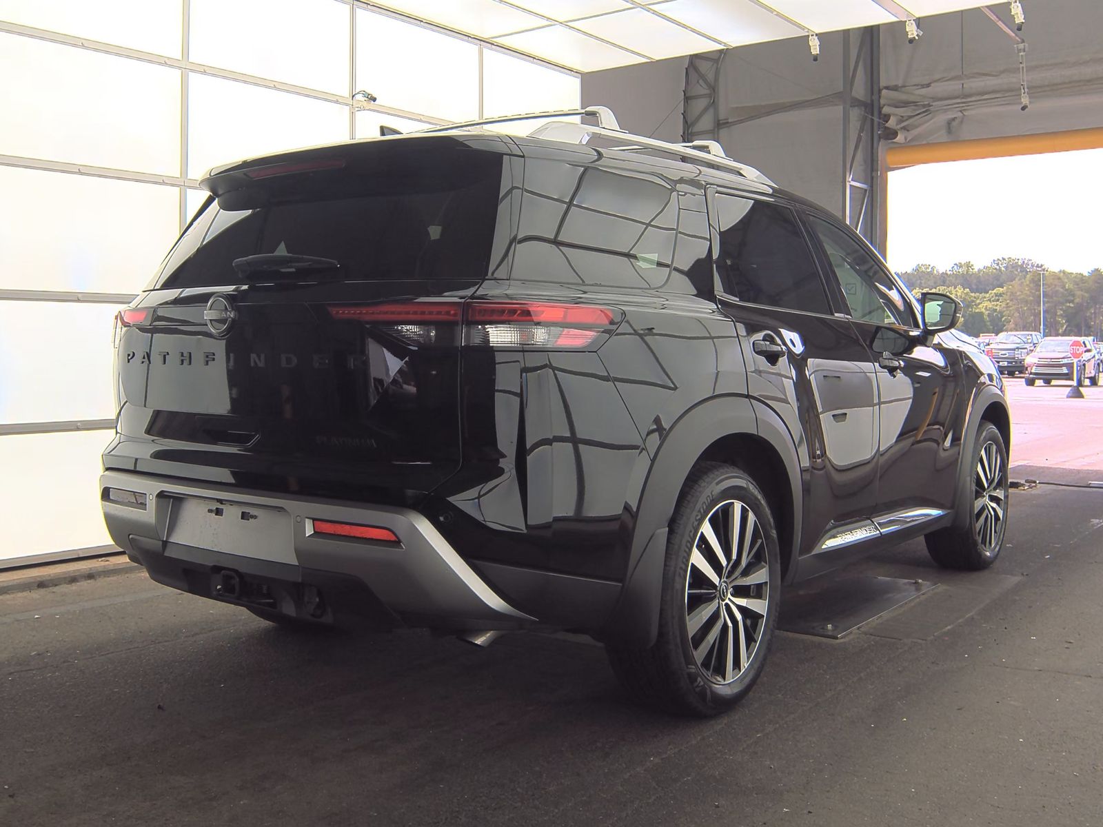 2024 Nissan Pathfinder Platinum FWD