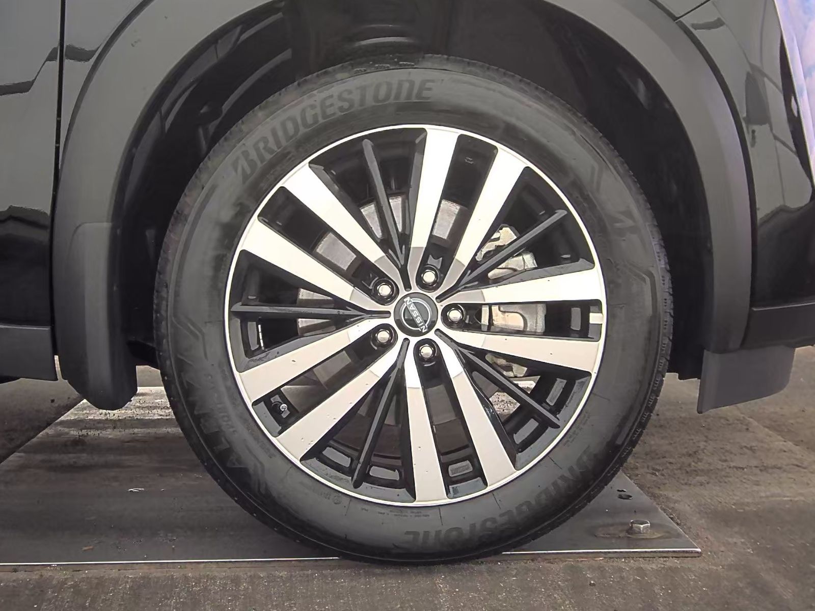 2024 Nissan Pathfinder Platinum FWD