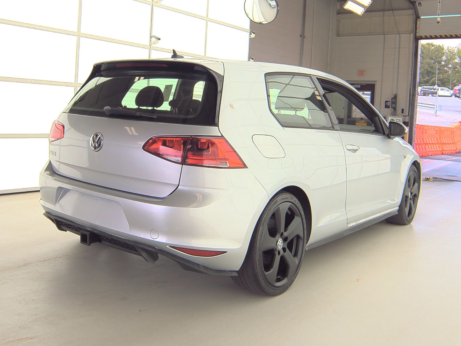 2015 Volkswagen Golf GTI 2.0T S FWD