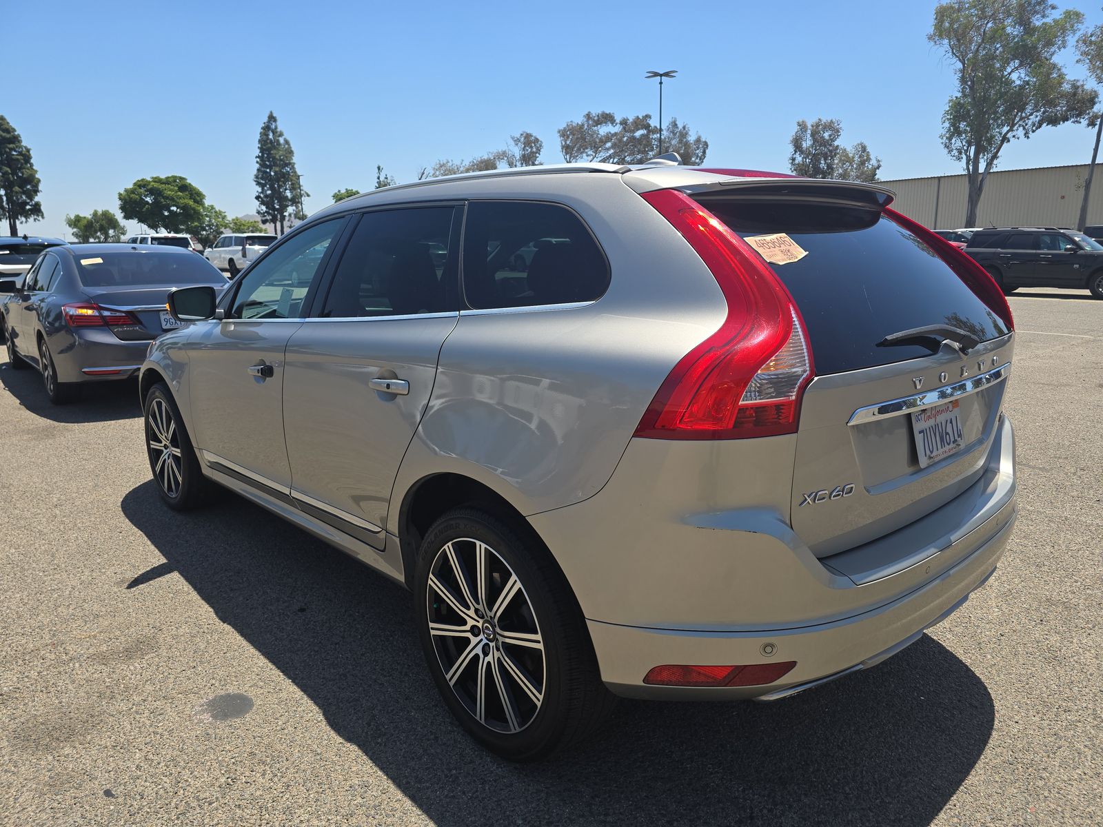 2016 Volvo XC60 T5 Platinum FWD