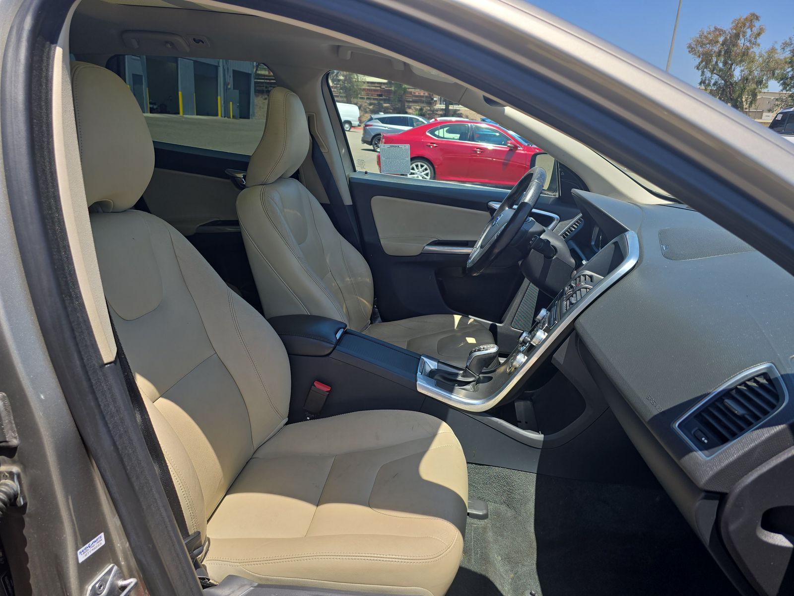 2016 Volvo XC60 T5 Platinum FWD