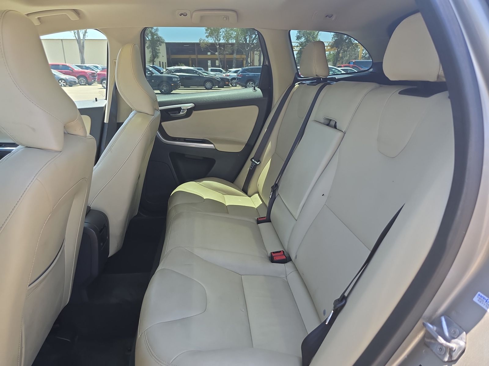 2016 Volvo XC60 T5 Platinum FWD