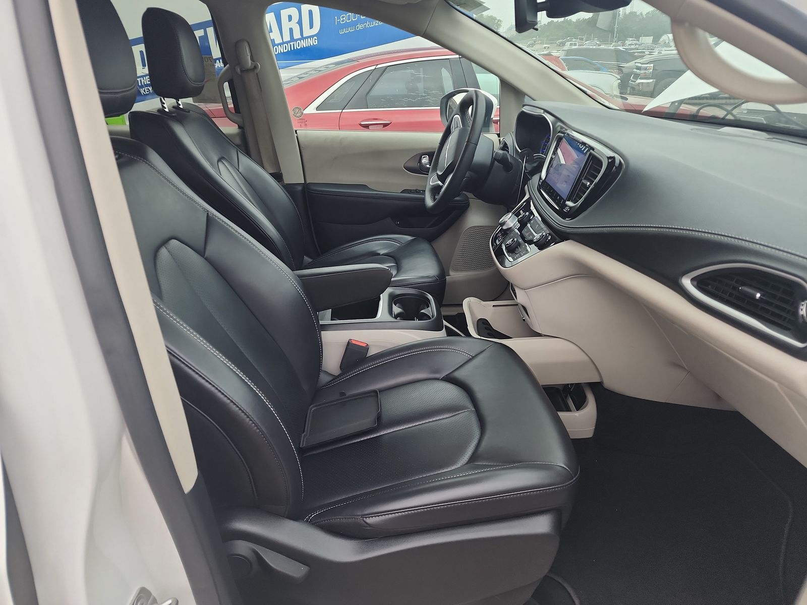 2023 Chrysler Pacifica Hybrid Touring L FWD