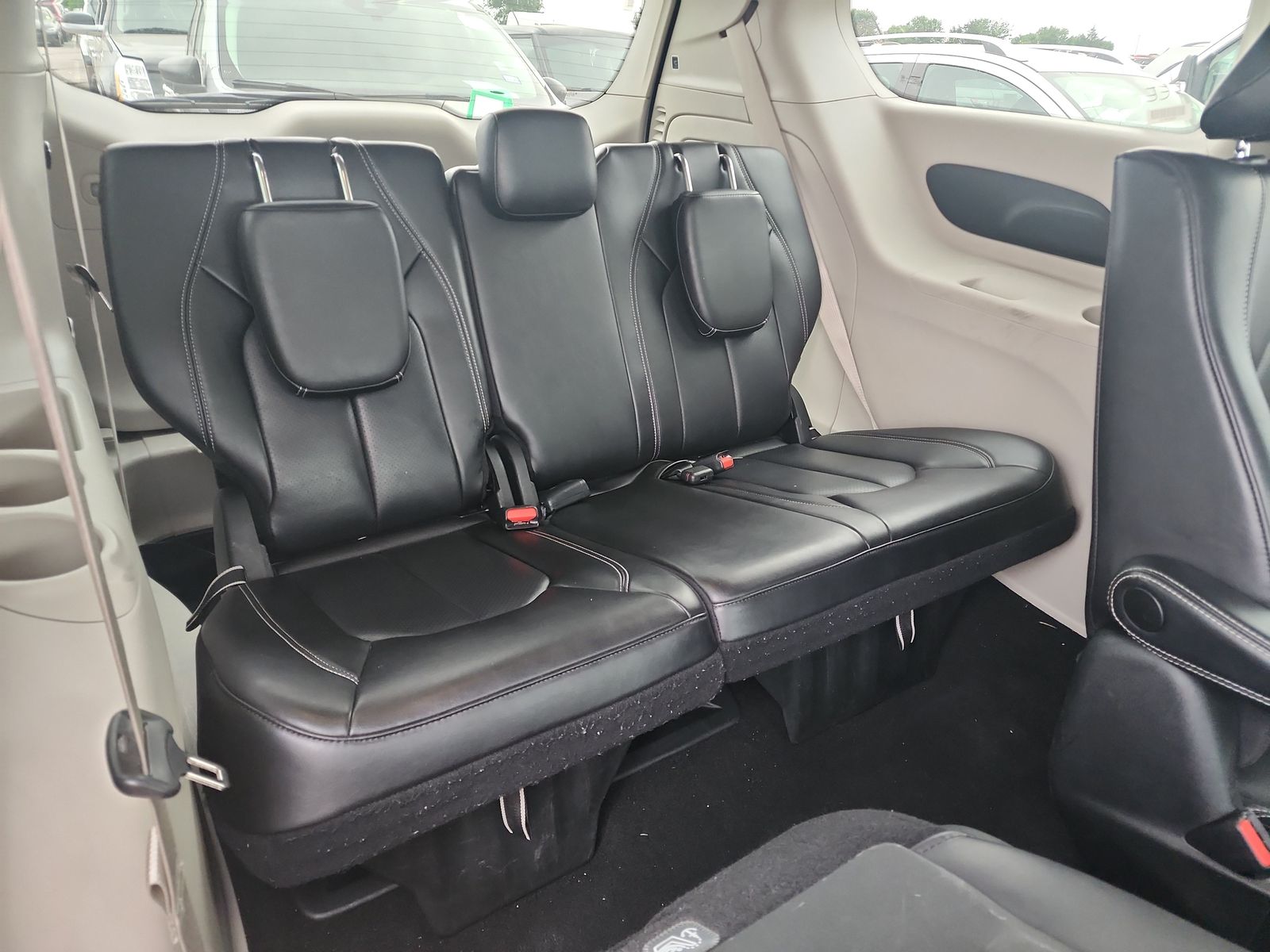 2023 Chrysler Pacifica Hybrid Touring L FWD