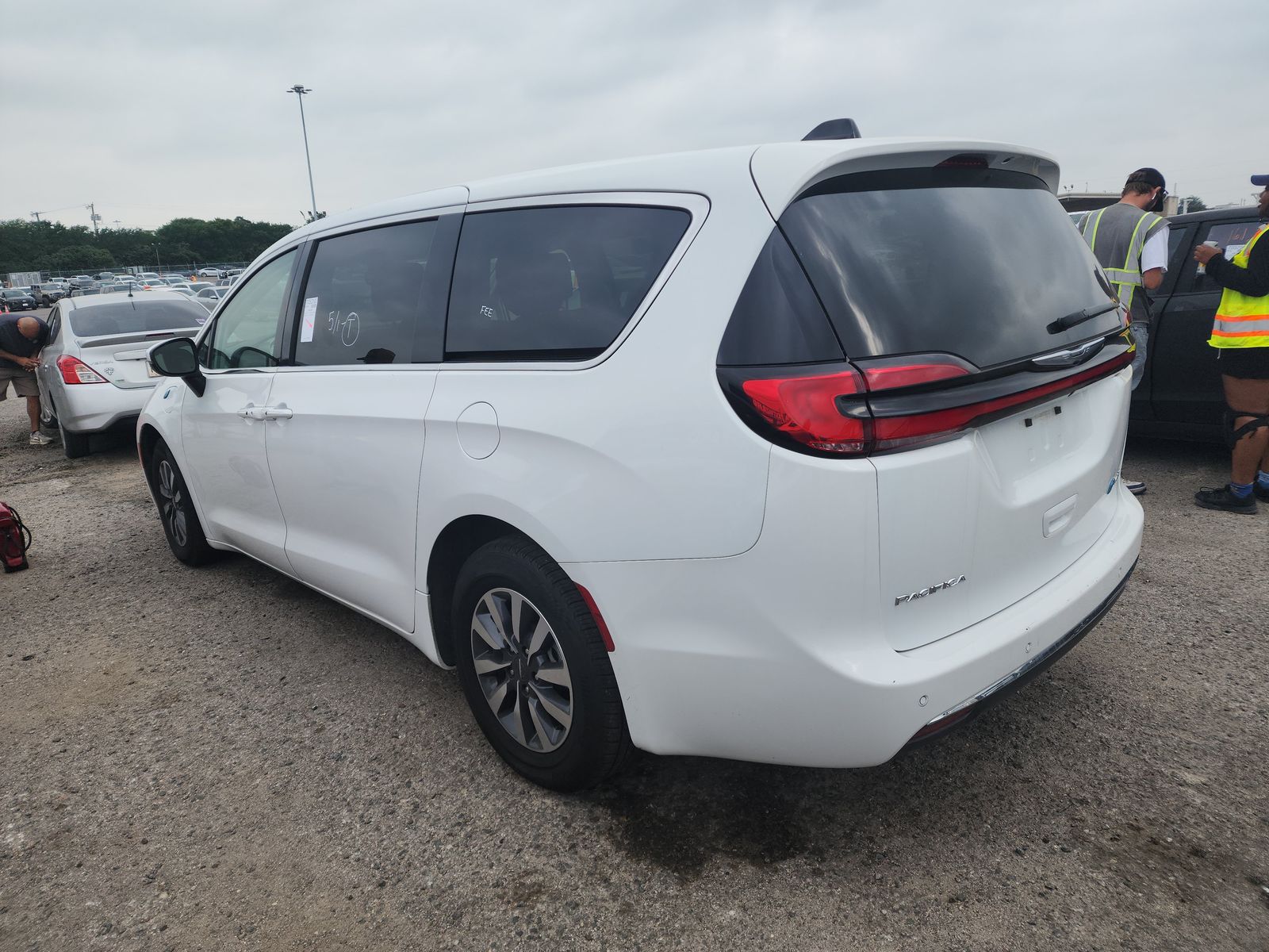 2023 Chrysler Pacifica Hybrid Touring L FWD