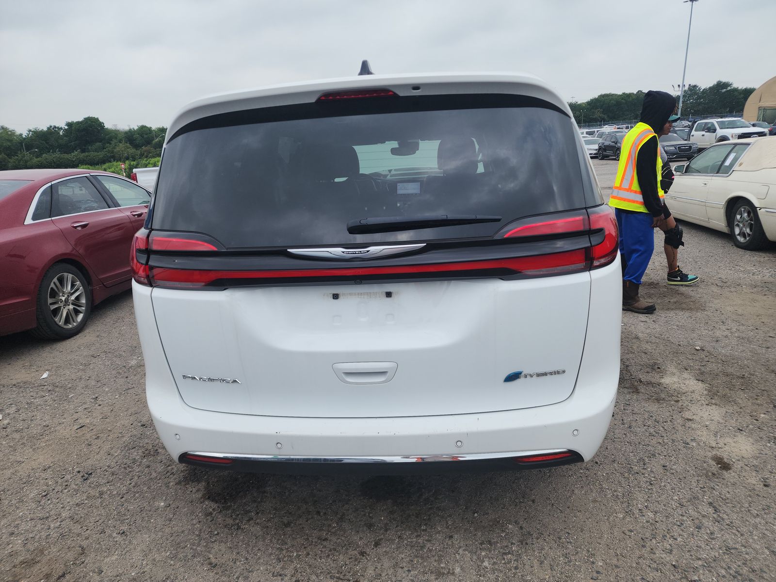 2023 Chrysler Pacifica Hybrid Touring L FWD