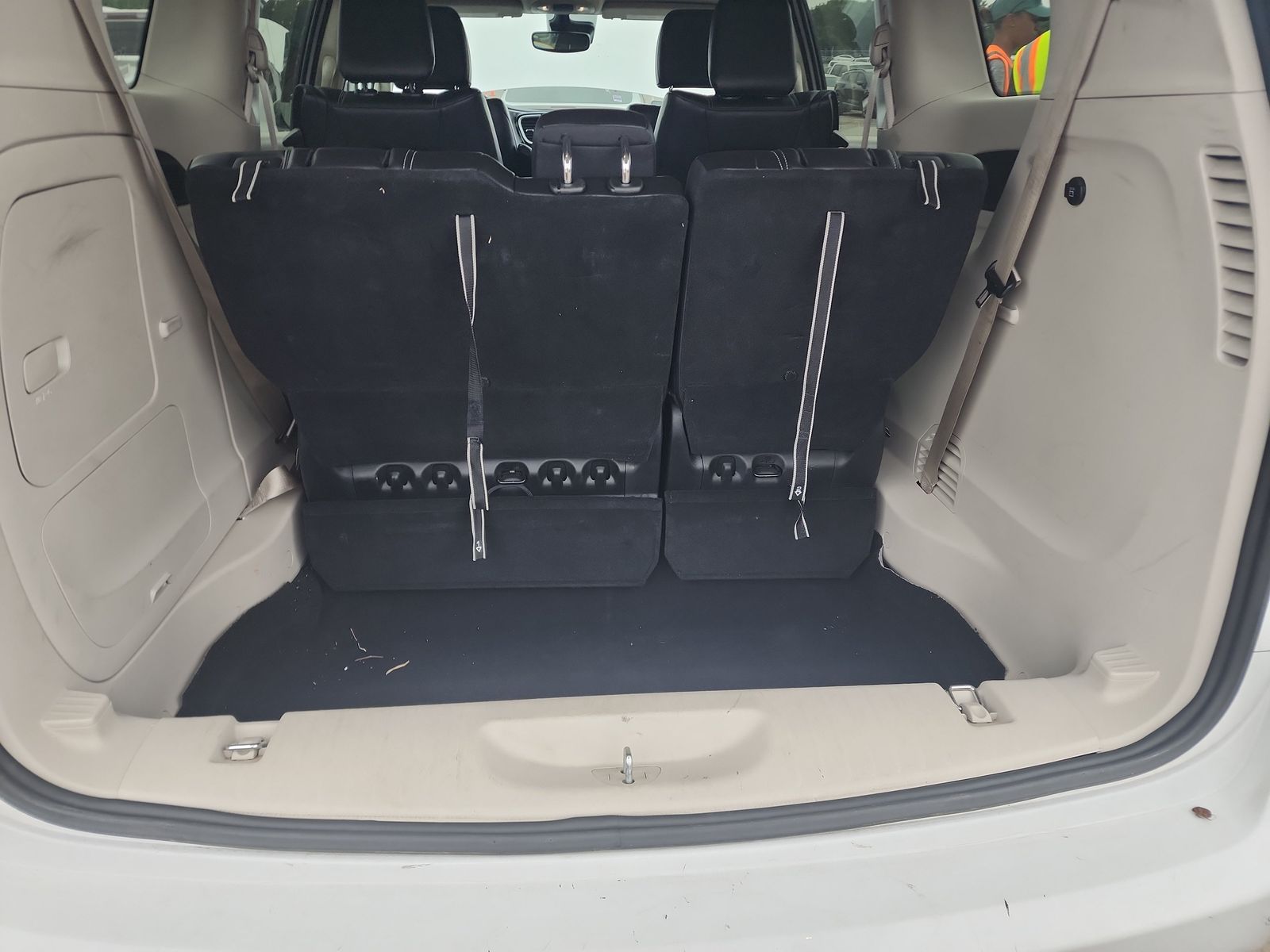 2023 Chrysler Pacifica Hybrid Touring L FWD