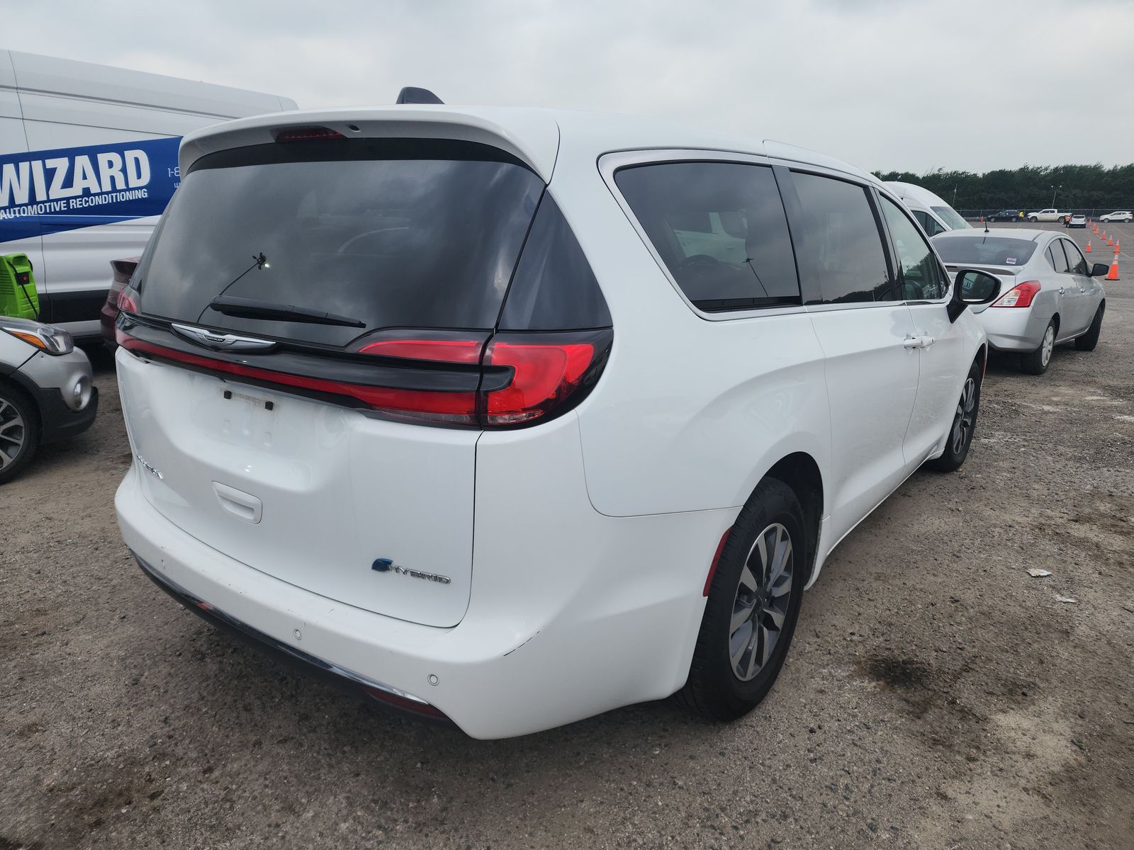 2023 Chrysler Pacifica Hybrid Touring L FWD