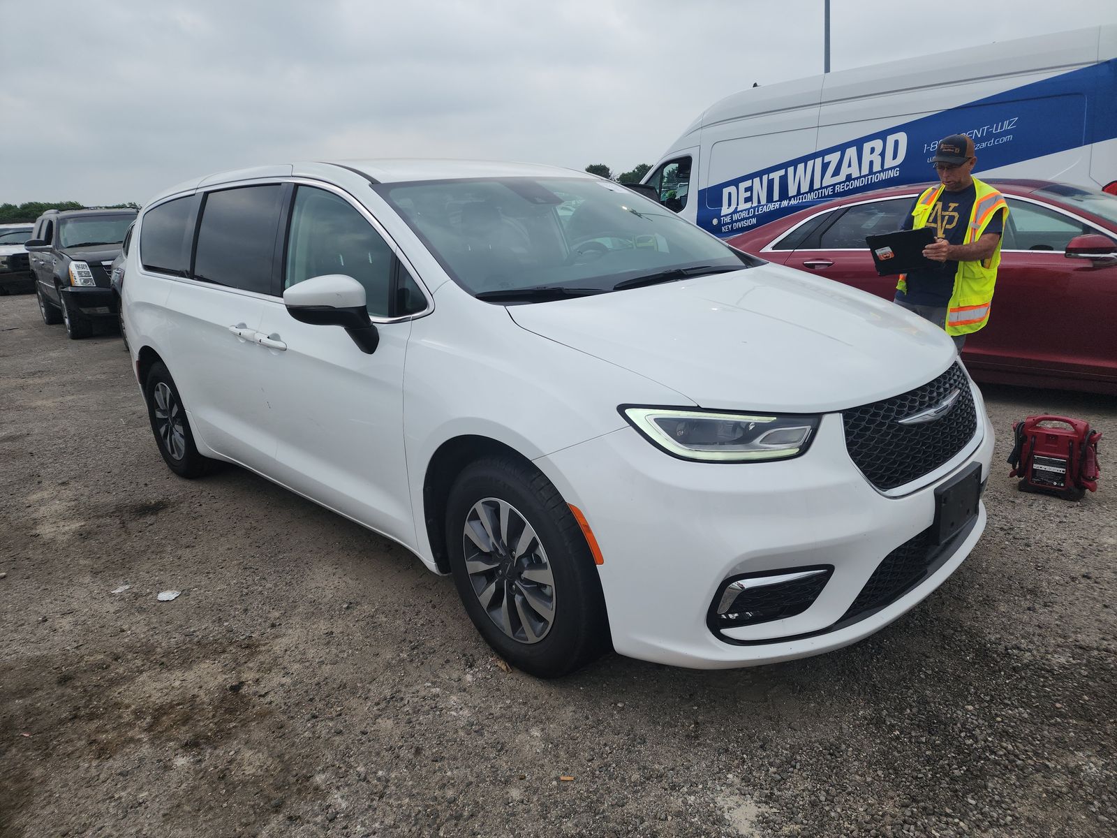 2023 Chrysler Pacifica Hybrid Touring L FWD