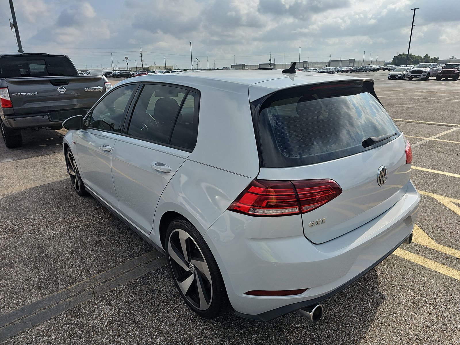 2018 Volkswagen Golf GTI Base FWD