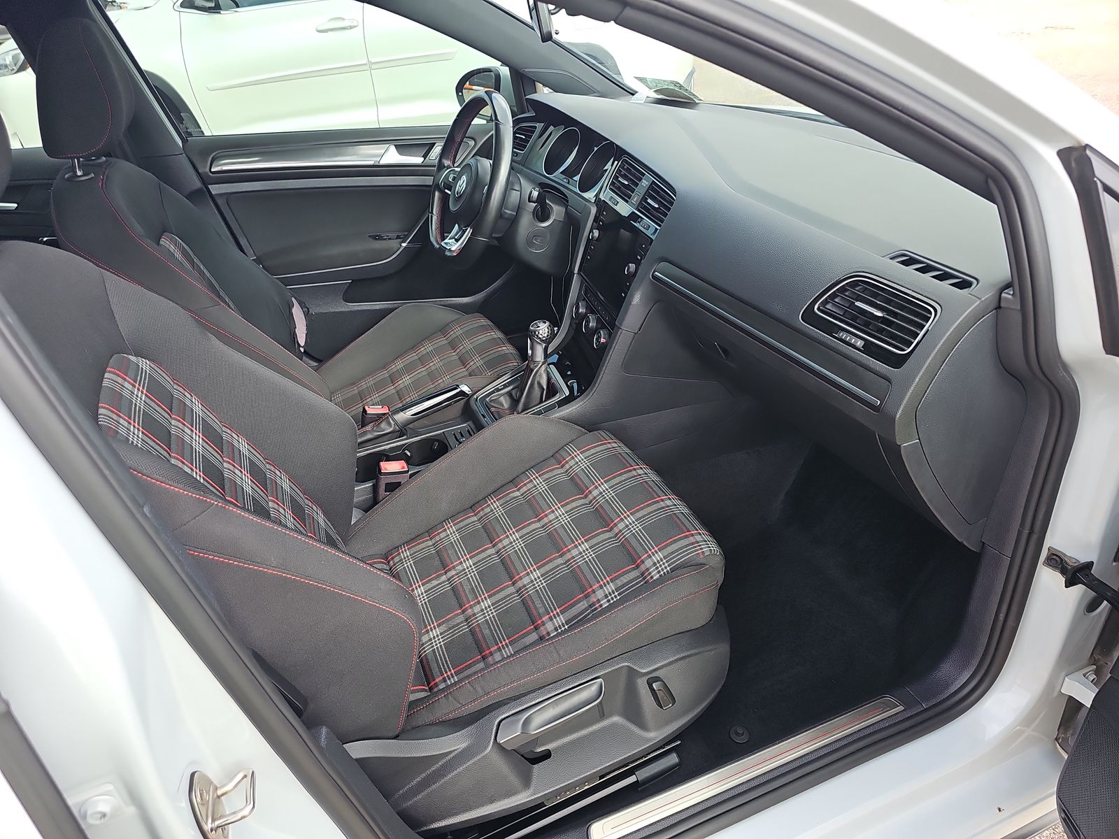 2018 Volkswagen Golf GTI Base FWD