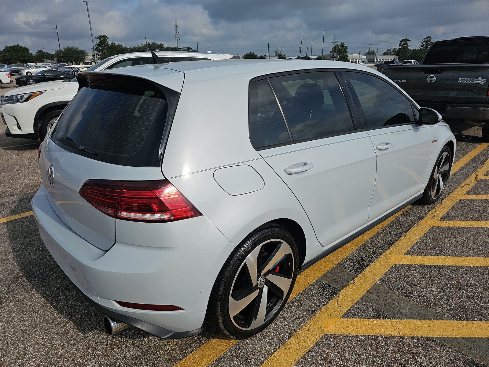 2018 Volkswagen Golf GTI Base FWD