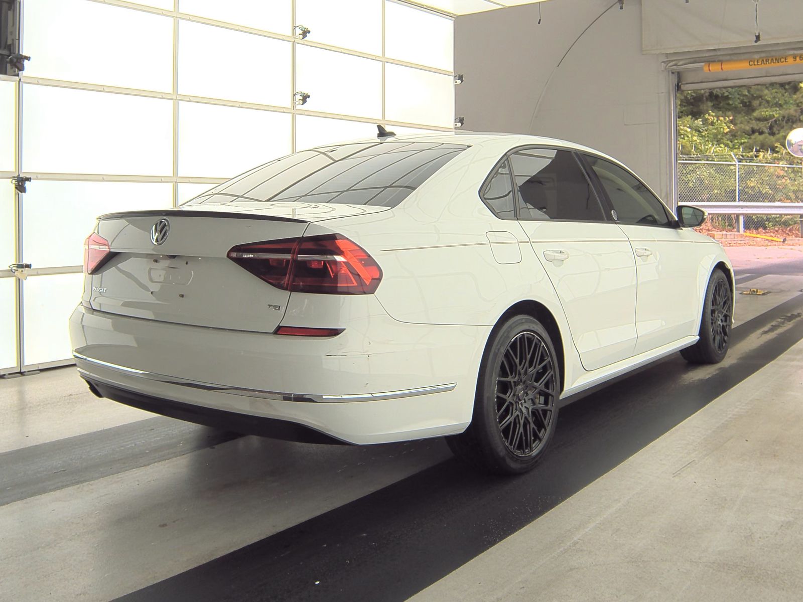 2019 Volkswagen Passat 2.0T Wolfsburg Edition FWD