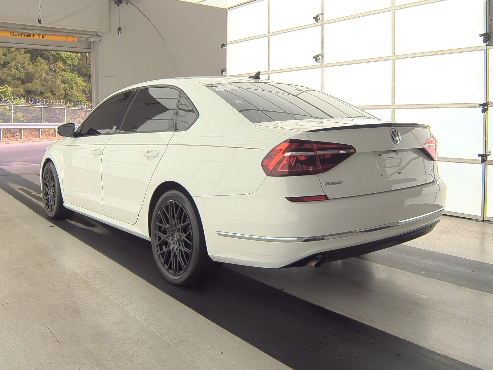 2019 Volkswagen Passat 2.0T Wolfsburg Edition FWD