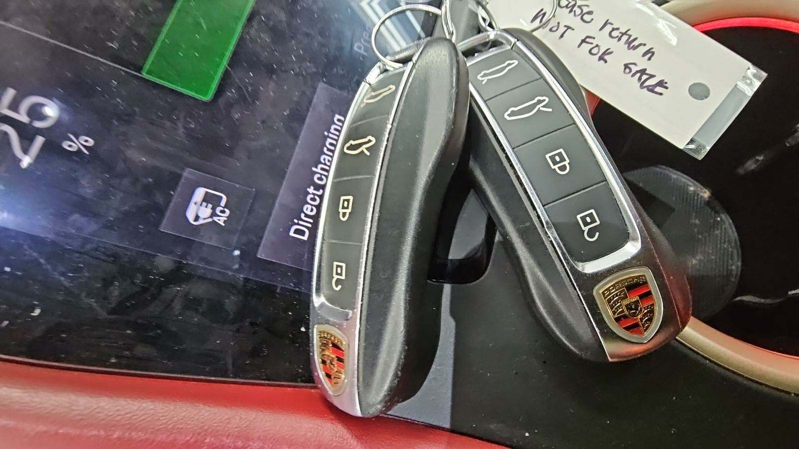 2022 Porsche Taycan Turbo AWD