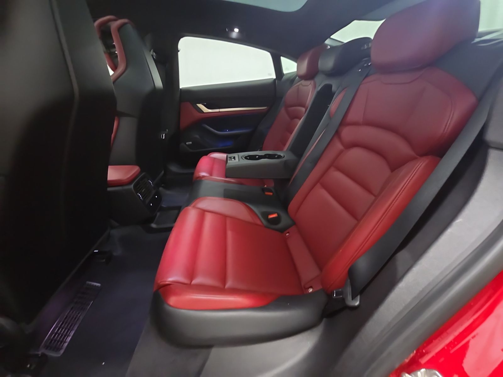 2022 Porsche Taycan Turbo AWD