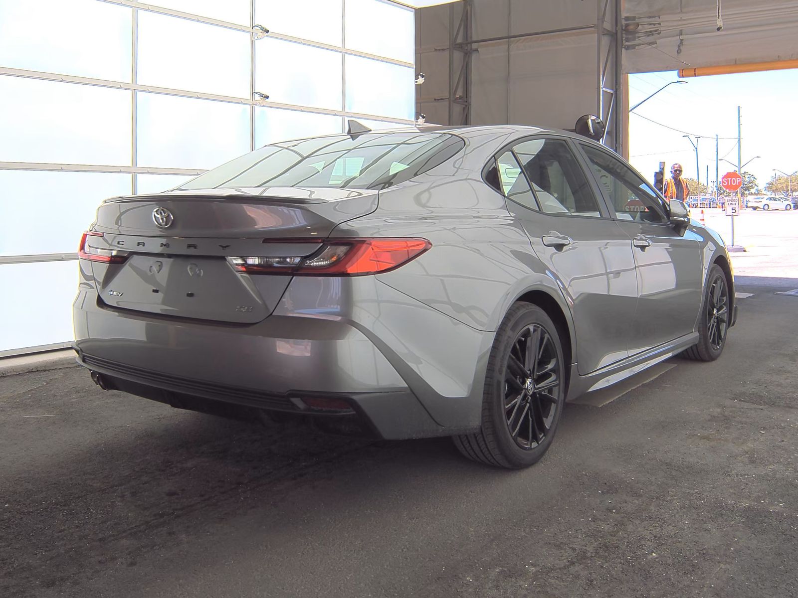 2025 Toyota Camry SE FWD