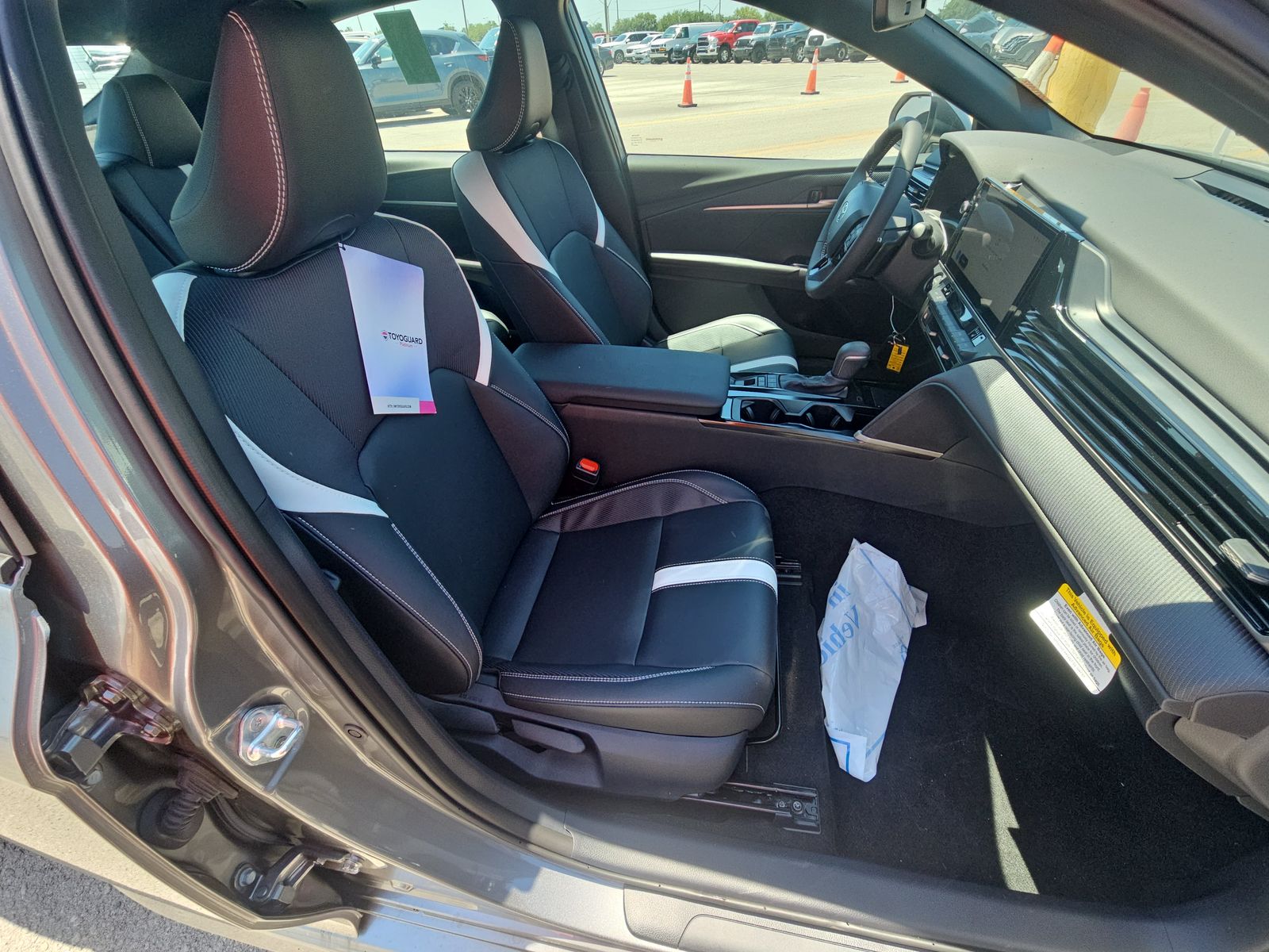 2025 Toyota Camry SE FWD