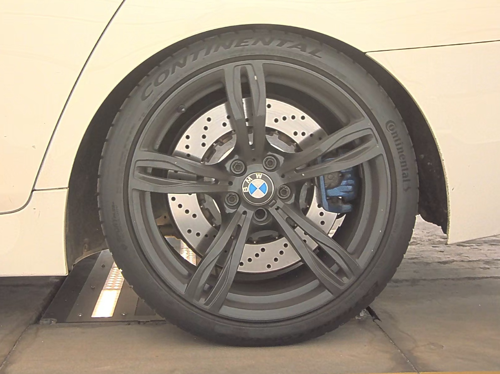 2014 BMW M5 Base RWD