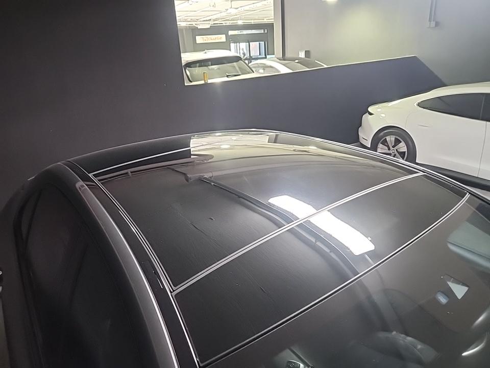 Mercedes-Benz AMG E 43 4MATIC Sedan снимка Mercedes-Benz AMG E 43 4MATIC Sedan