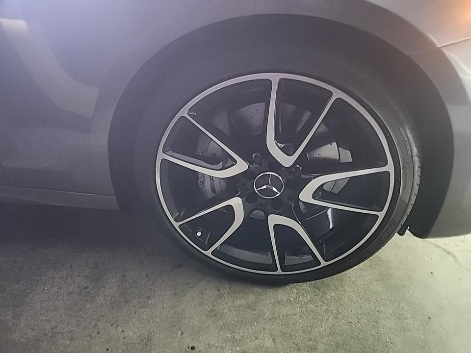 Mercedes-Benz AMG E 43 4MATIC Sedan снимка Mercedes-Benz AMG E 43 4MATIC Sedan