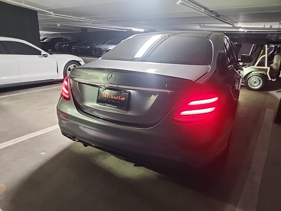 Mercedes-Benz AMG E 43 4MATIC Sedan снимка Mercedes-Benz AMG E 43 4MATIC Sedan