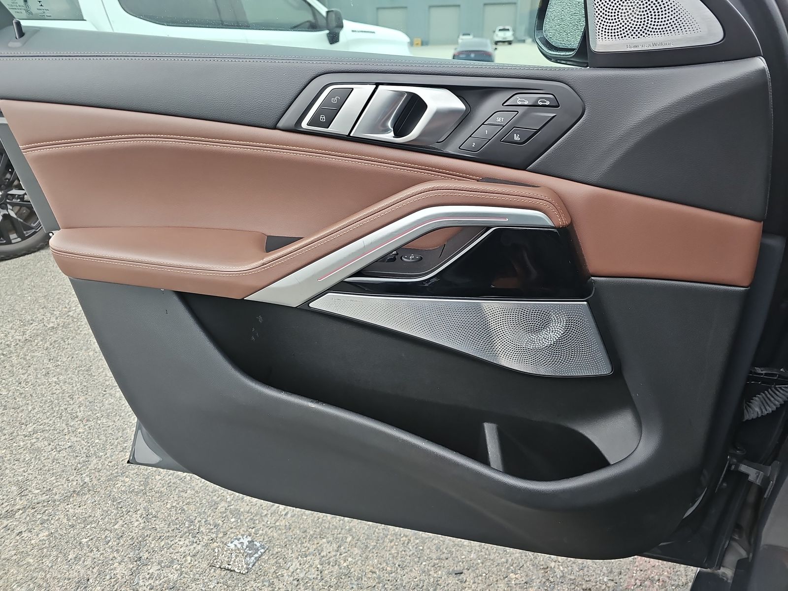 2023 BMW X6 M50i AWD