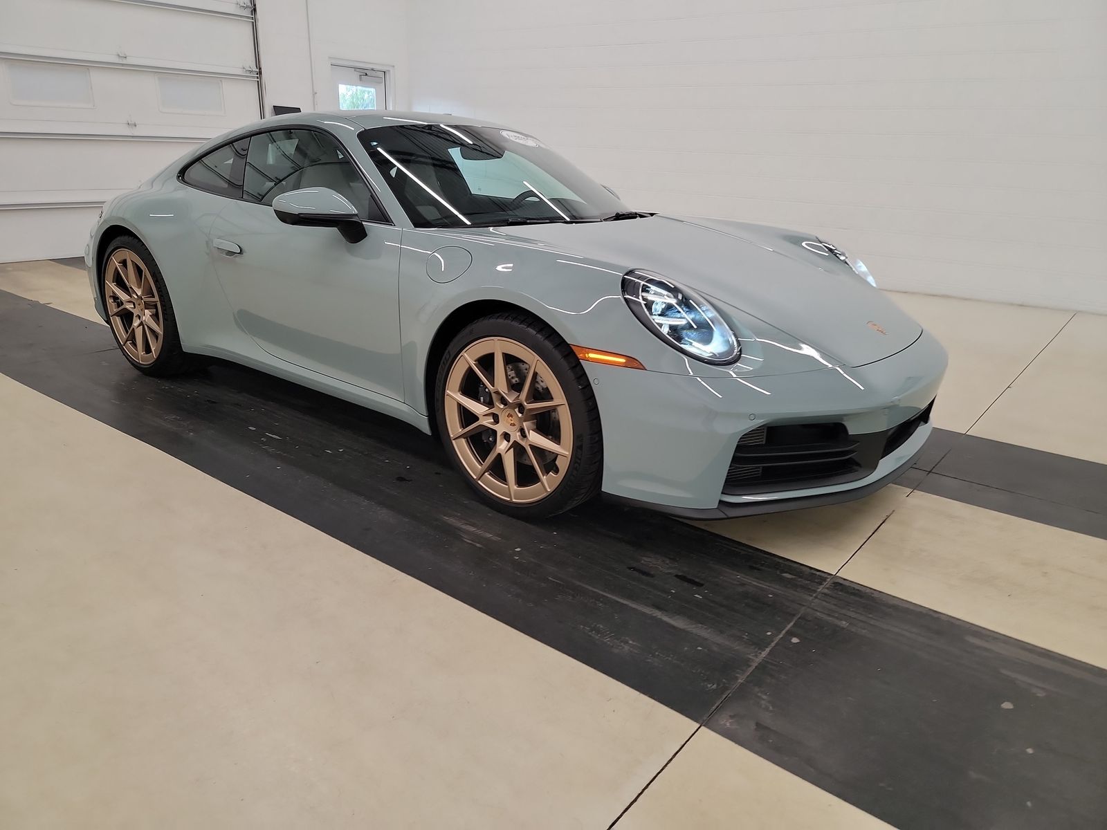 2025 Porsche 911 Carrera RWD