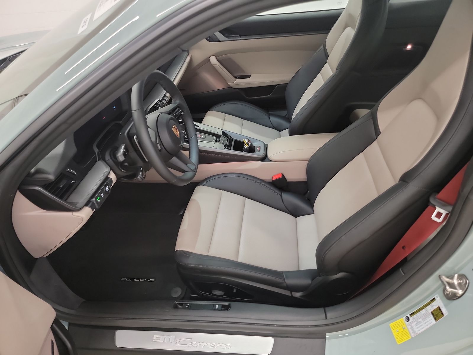 2025 Porsche 911 Carrera RWD