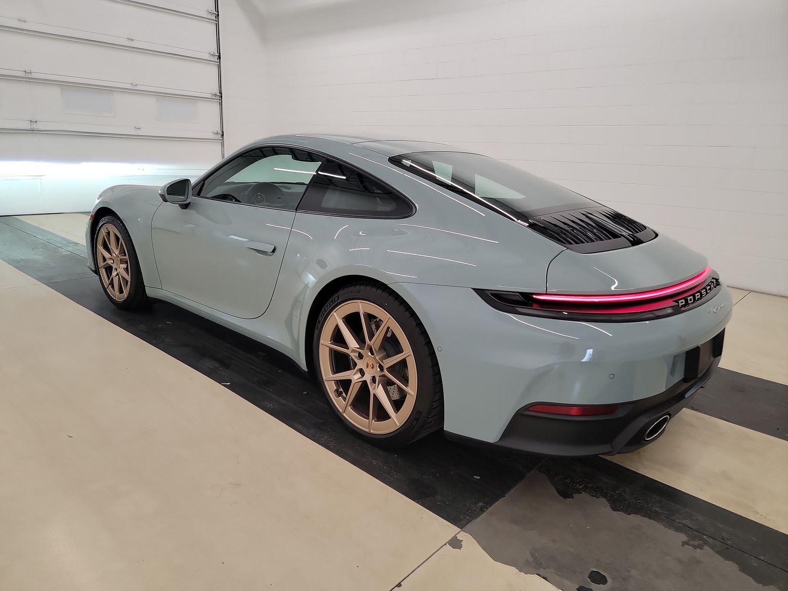 2025 Porsche 911 Carrera RWD