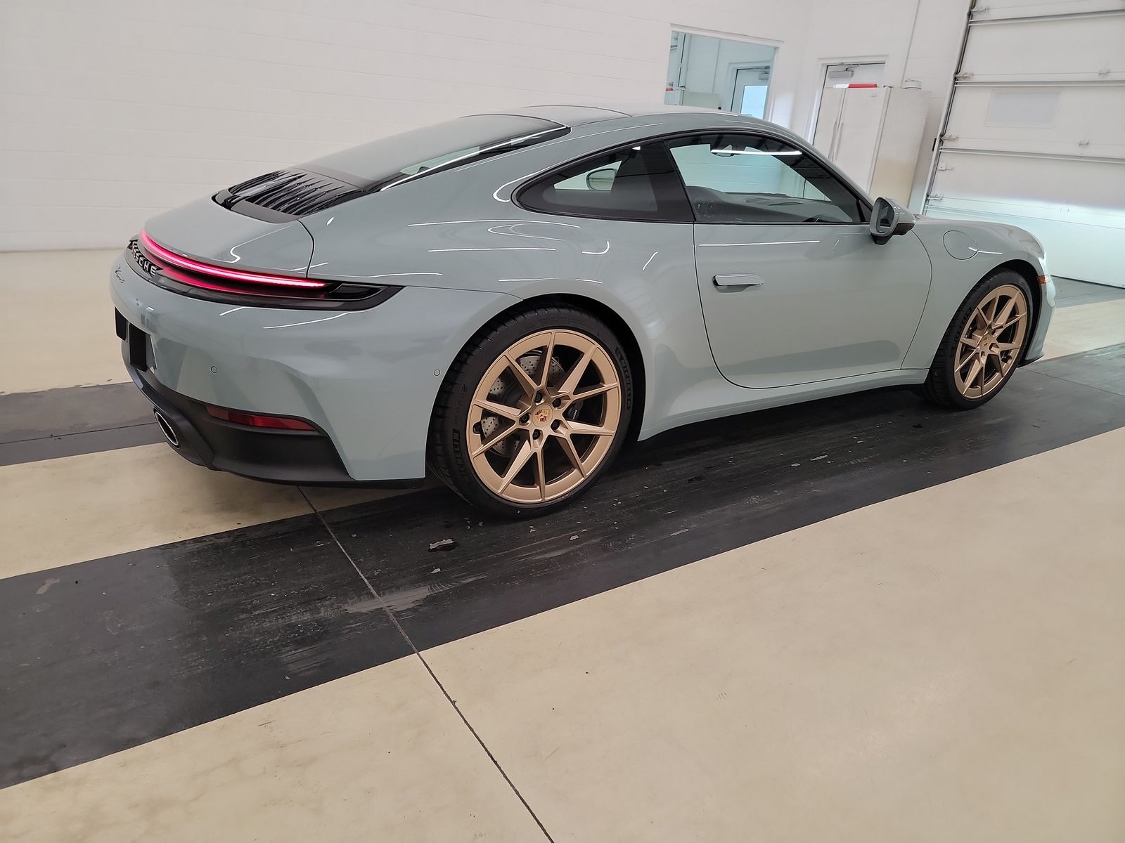 2025 Porsche 911 Carrera RWD