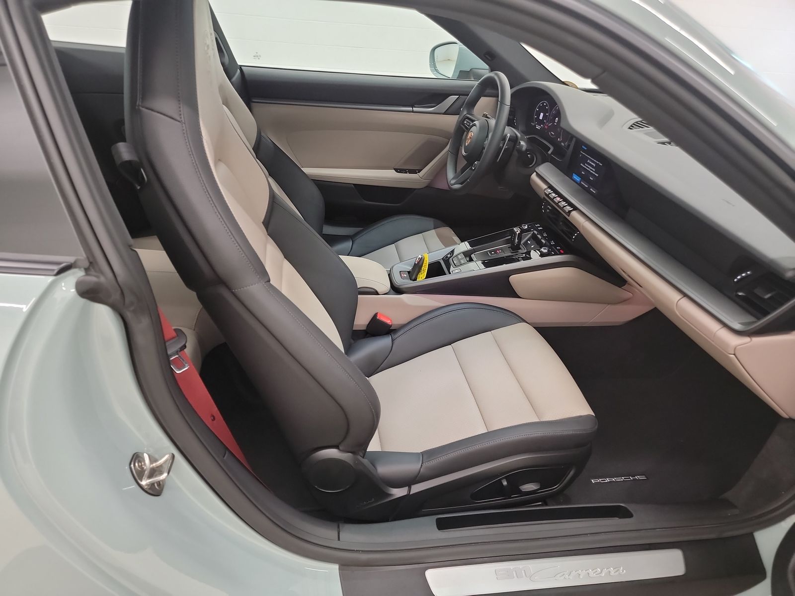 2025 Porsche 911 Carrera RWD