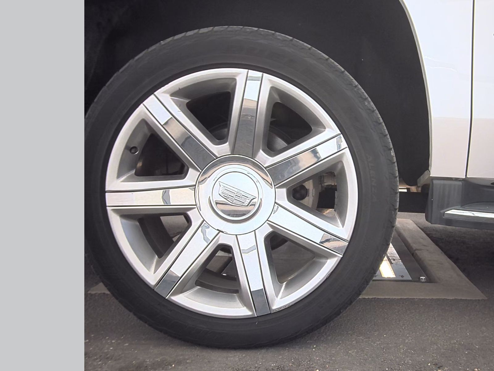 2020 Cadillac Escalade ESV Luxury RWD