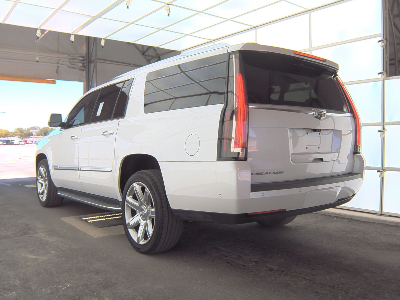 2020 Cadillac Escalade ESV Luxury RWD