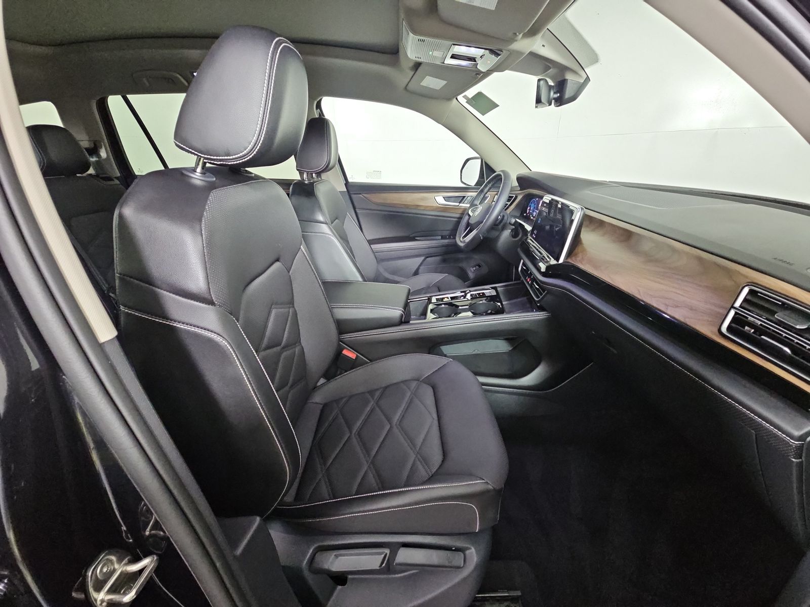 2024 Volkswagen Atlas 2.0T SE FWD