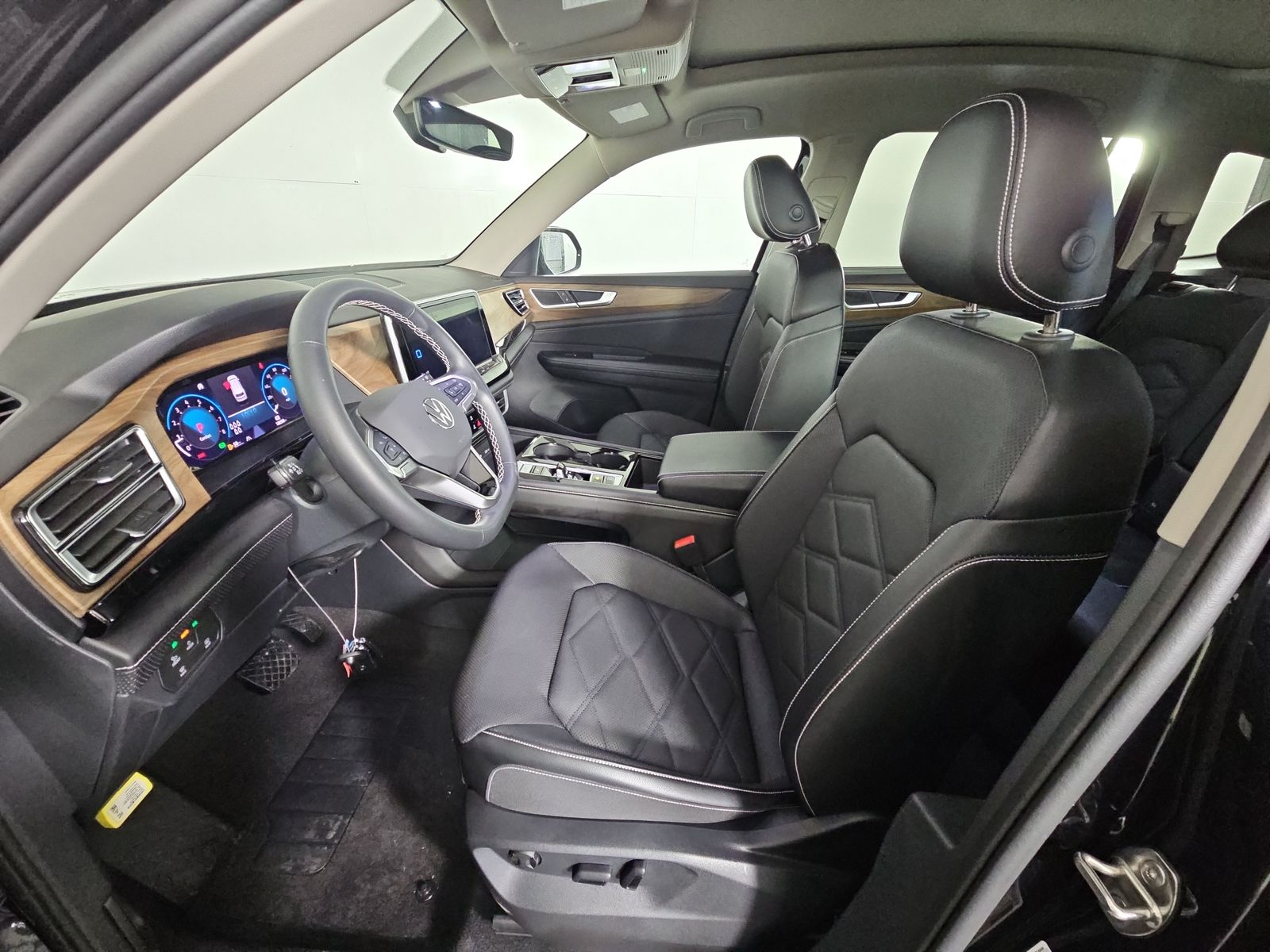 2024 Volkswagen Atlas 2.0T SE FWD