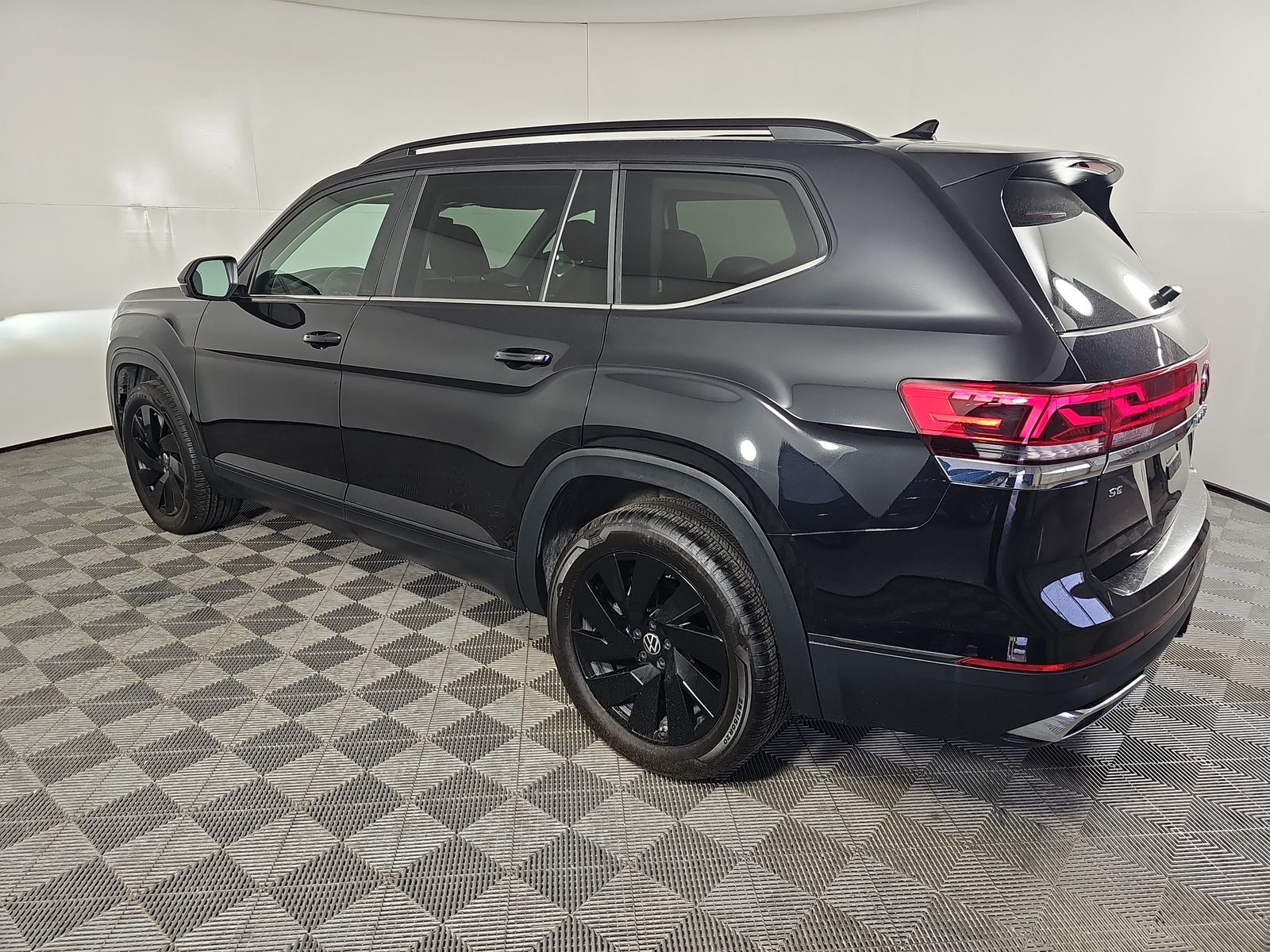 2024 Volkswagen Atlas 2.0T SE FWD