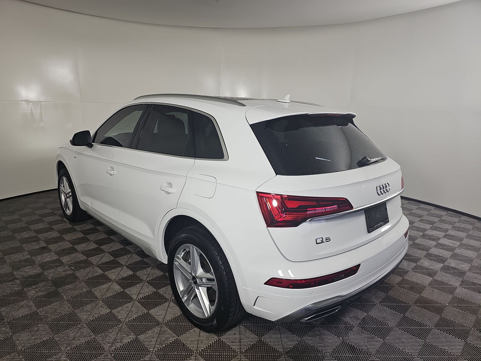 2024 Audi Q5 e Plug-In Hybrid S line Premium Plus AWD
