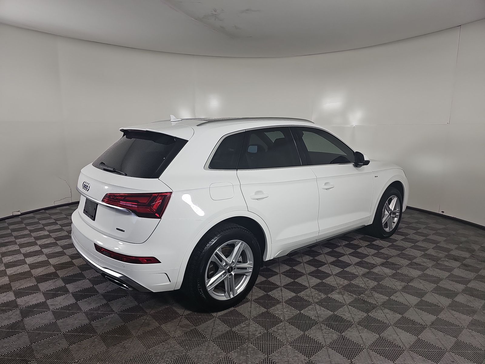 2024 Audi Q5 e Plug-In Hybrid S line Premium Plus AWD