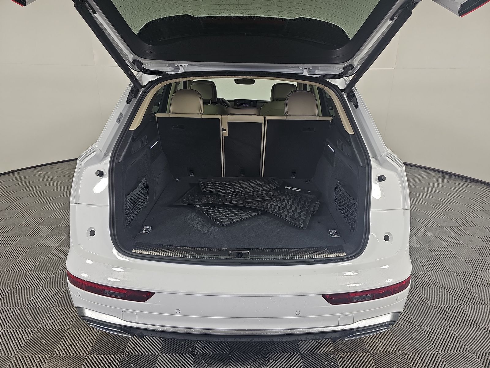 2024 Audi Q5 e Plug-In Hybrid S line Premium Plus AWD