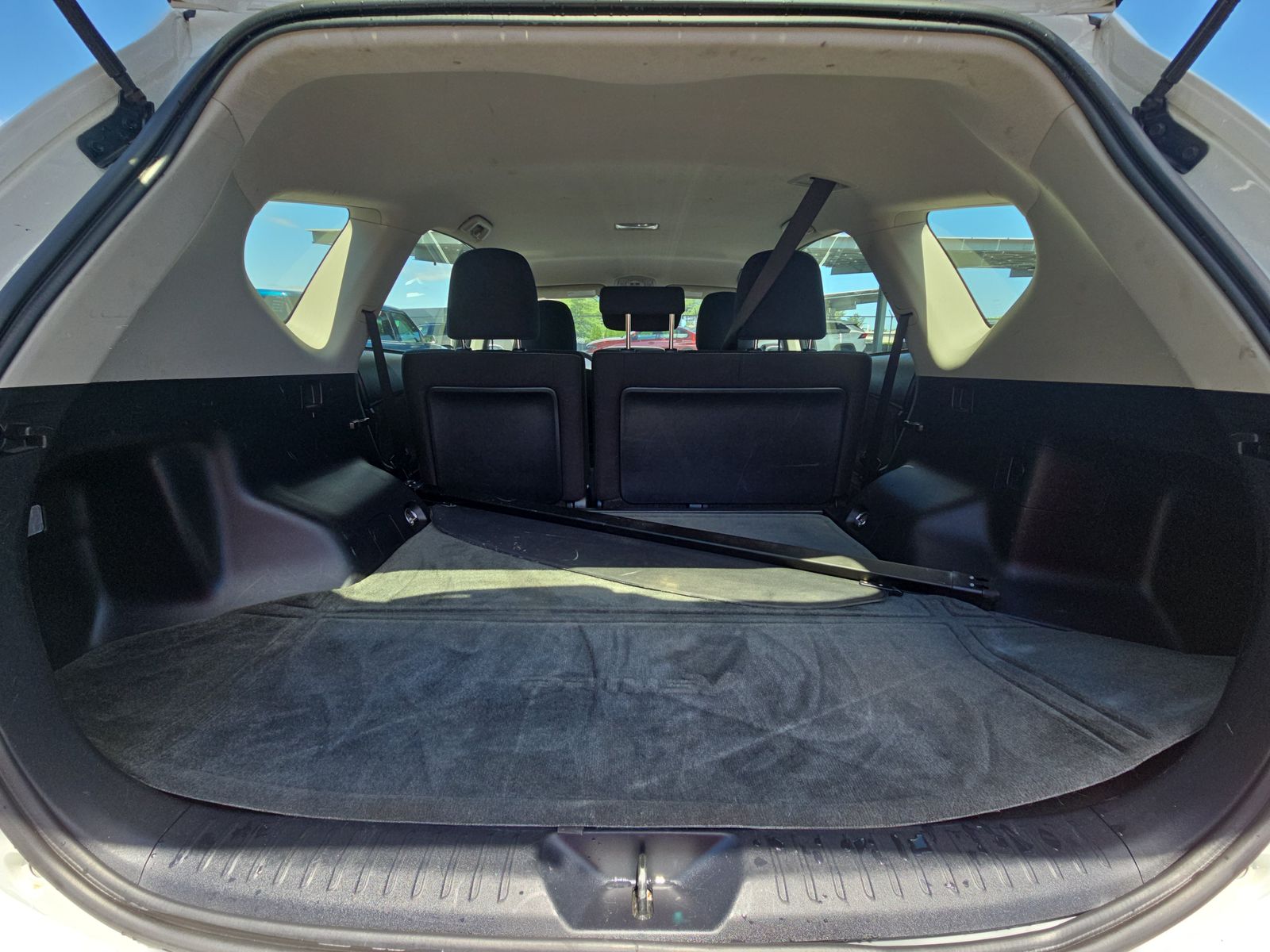 2017 Toyota Prius v Three FWD
