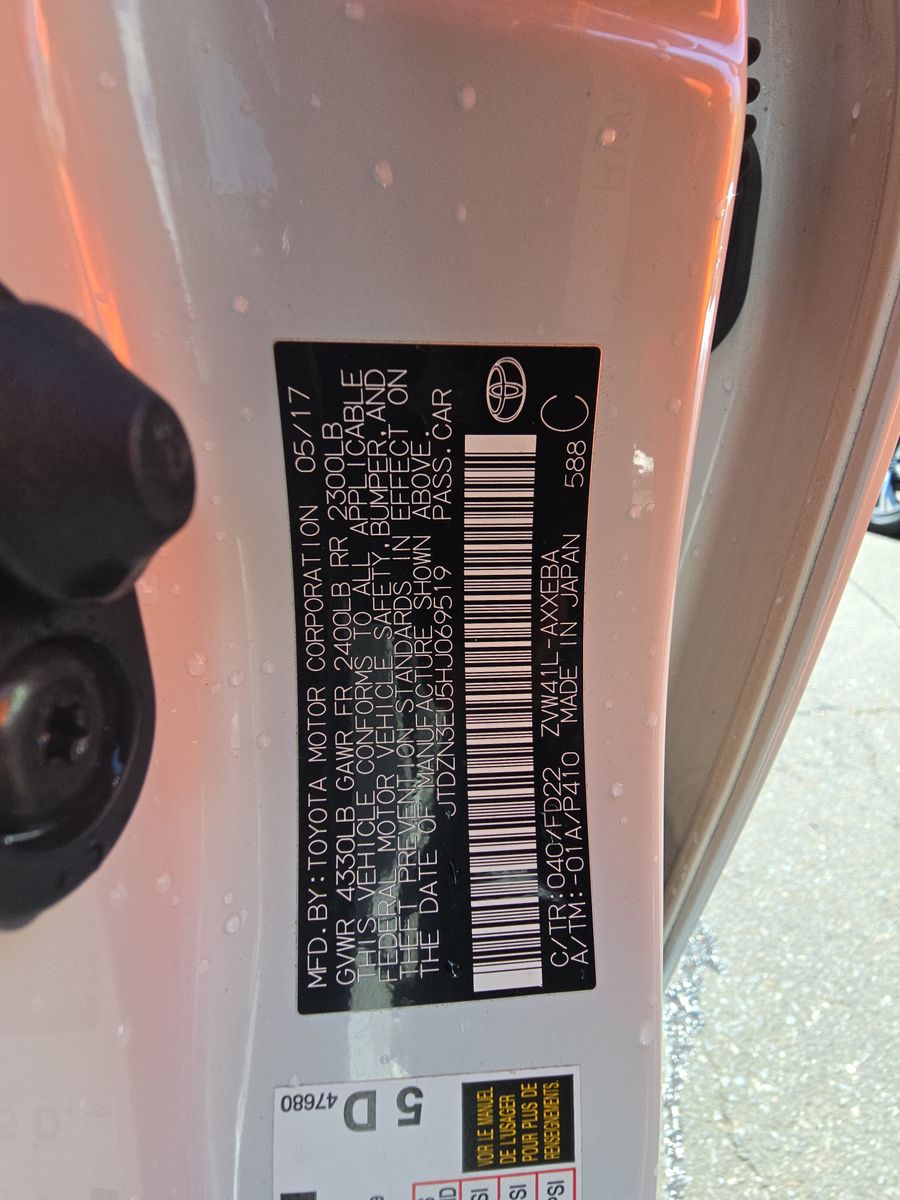 2017 Toyota Prius v Three FWD