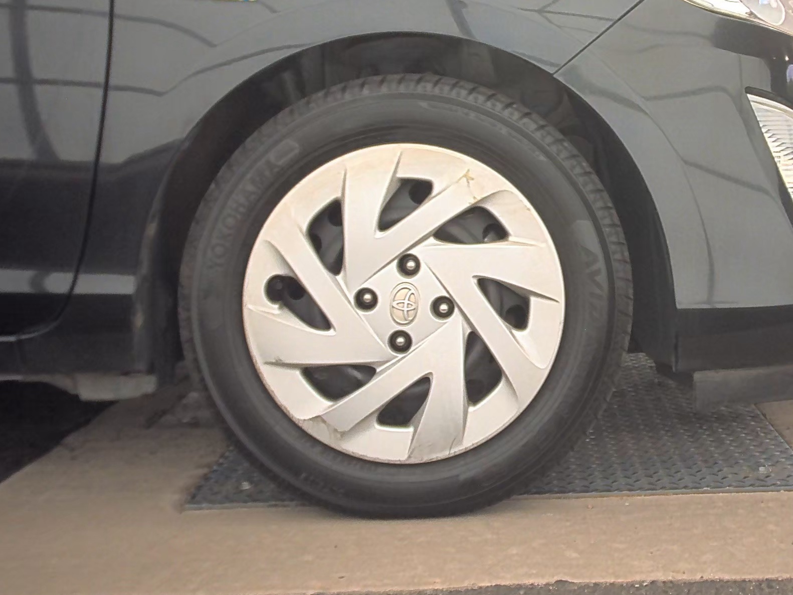 2016 Toyota Prius c Two FWD