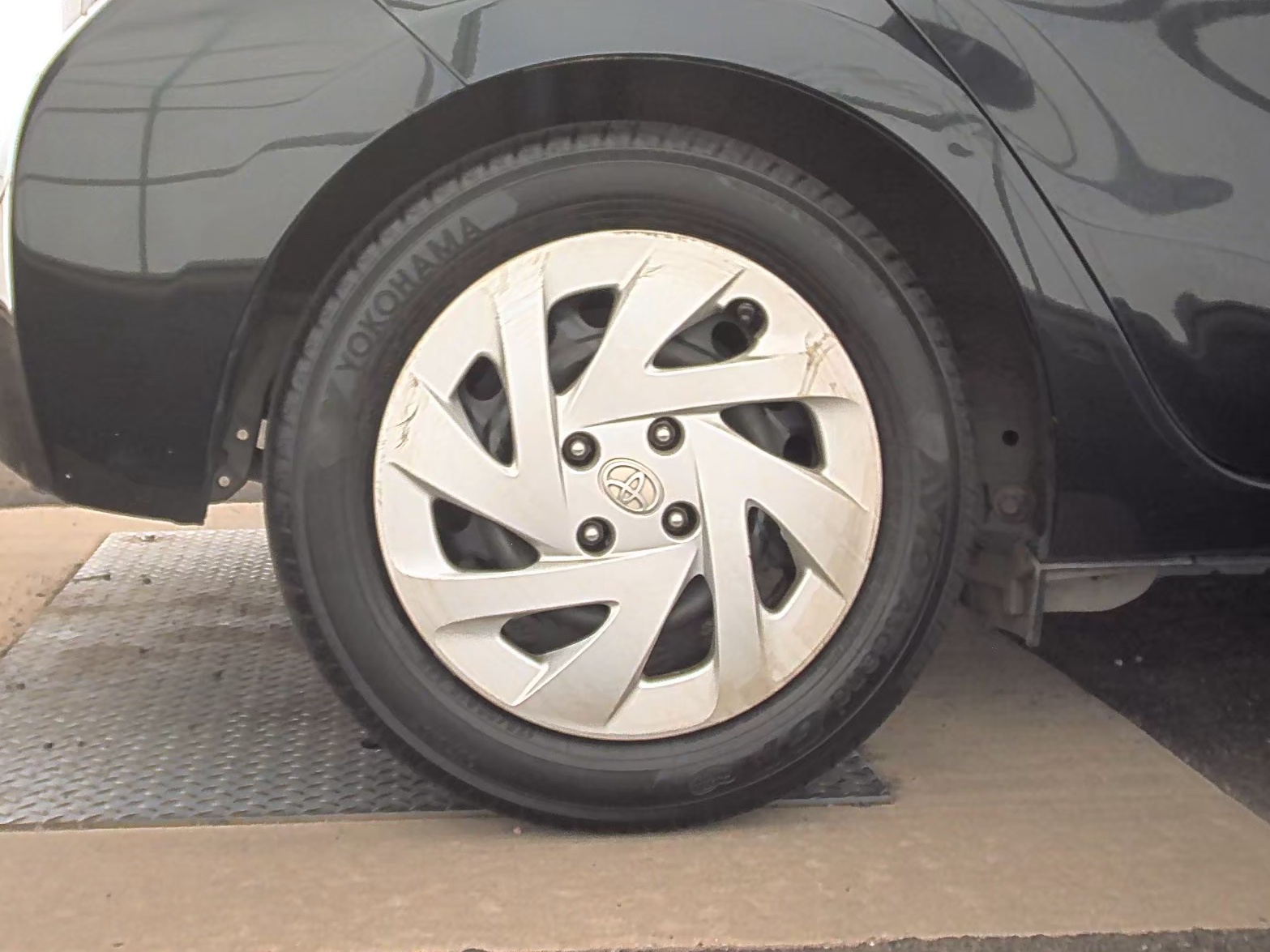 2016 Toyota Prius c Two FWD