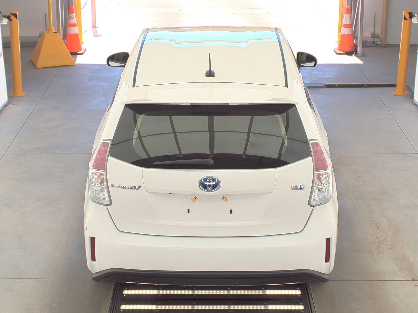 2017 Toyota Prius v Three FWD