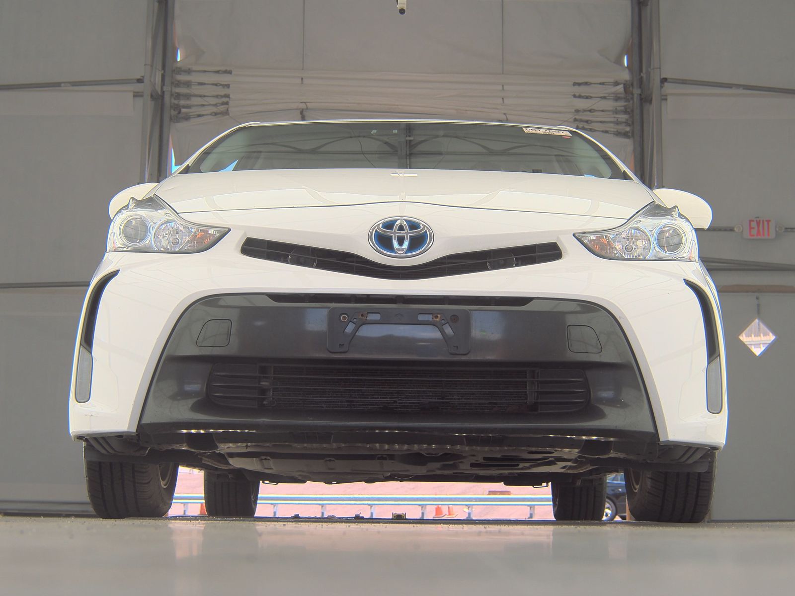 2017 Toyota Prius v Three FWD