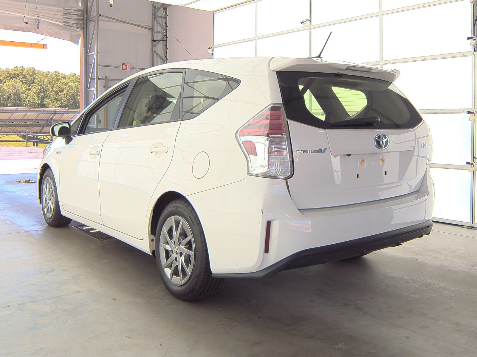 2017 Toyota Prius v Three FWD