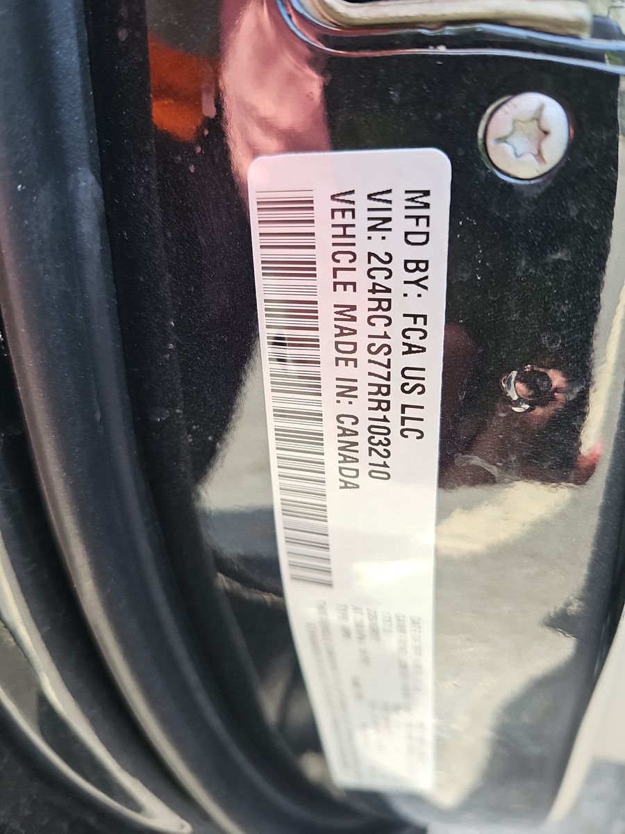 2024 Chrysler Pacifica Hybrid Select FWD